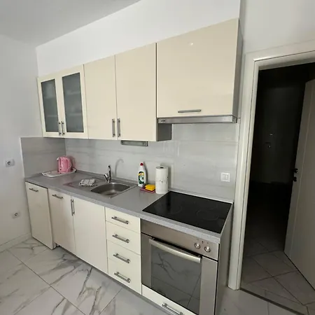 Katini Dvori Makarska