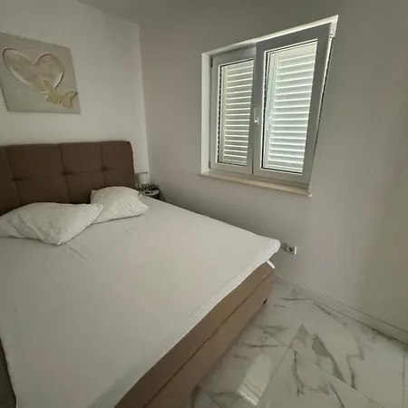Katini Dvori Makarska