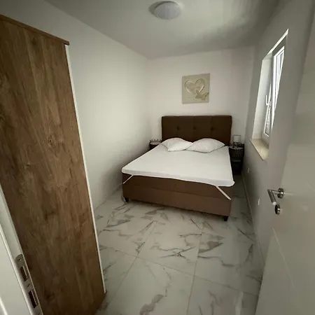 Apartament Katini Dvori